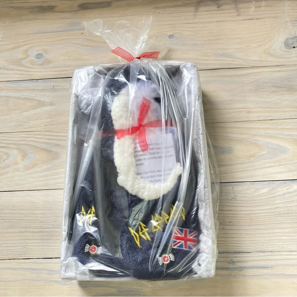 GIFT SET Def Leppard Slippers Womens 7 Calming FOOT SOAK Salt Mint Green Tea - Picture 4 of 11